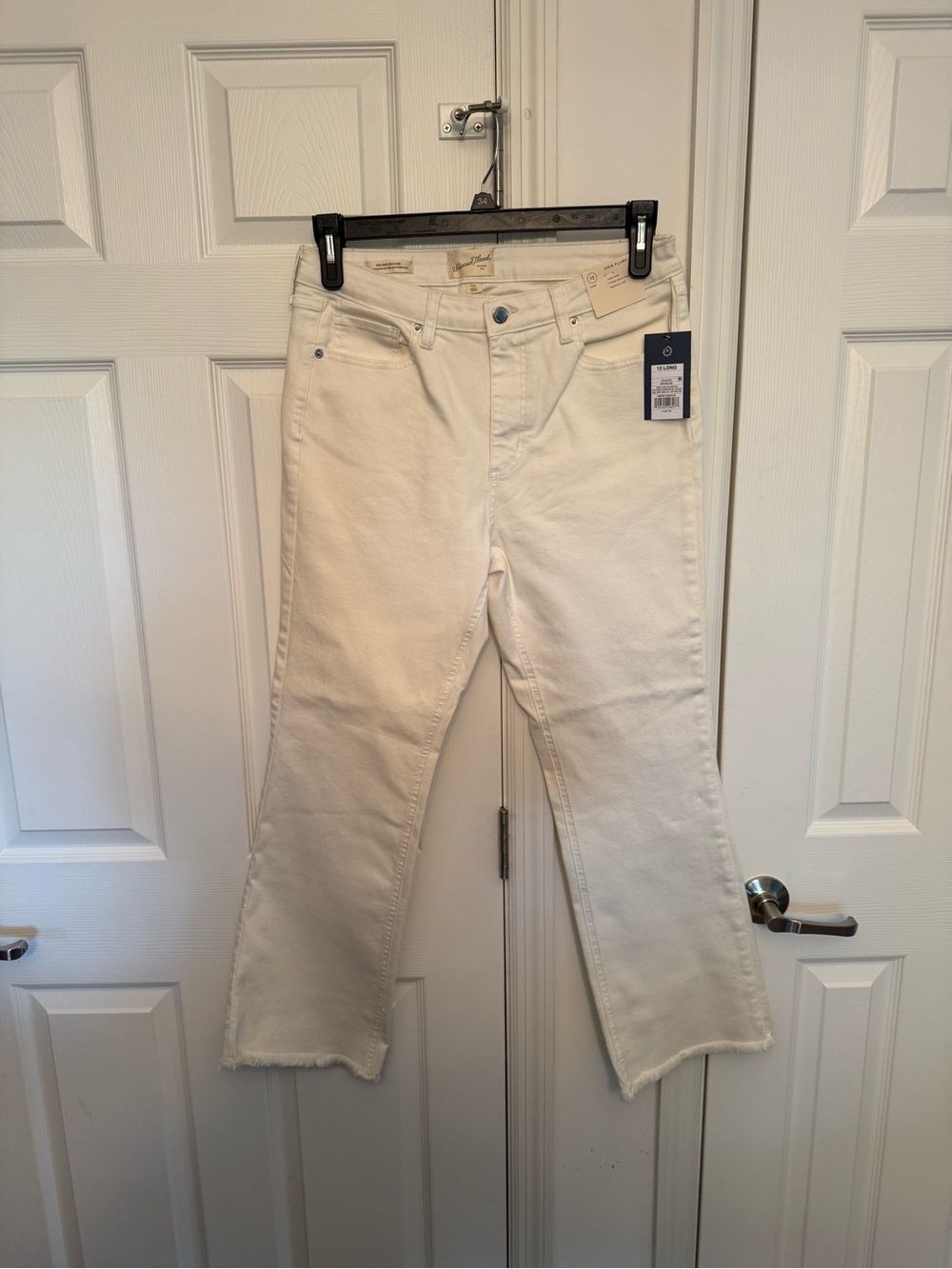 Universal Thread Cream Boot-Cut Frayed Hem Jeans